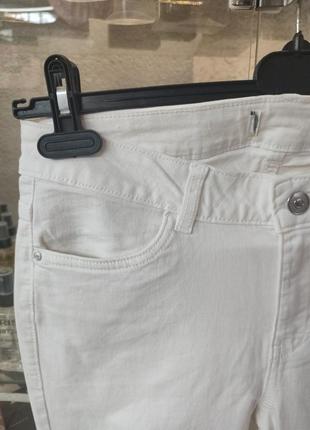 Качественные стрейч-джинсы с вышивкой, длина 7/8 от tchibo3 фото