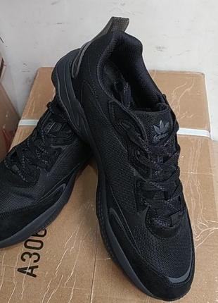 Кожаные кроссовки