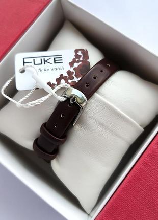 Наручные часы женский кожаный ремешок в коричневом цвете4 фото