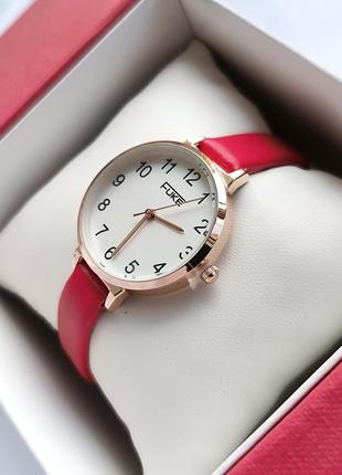 Наручний годинник жіночий шкіряний ремінець в червоному кольорі3 фото