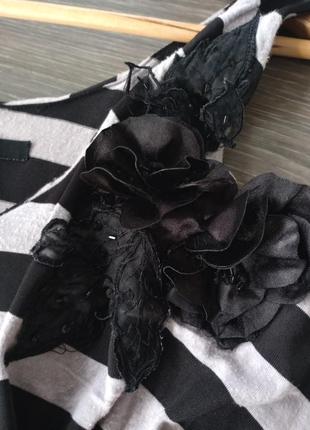 Сукня імітація двійки: плаття, чи спідниця &топ, прикрашений чорними атласними маками з паєтками та бісером6 фото