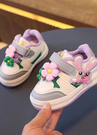 Кросівки для маленьких дівчинок