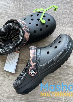 Кроксы теплые женские с мехом черные, crocs lined animal remix2 фото