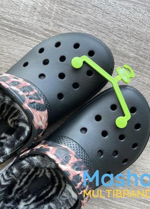 Кроксы теплые женские с мехом черные, crocs lined animal remix5 фото