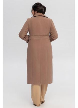 Длинное женское двубортное пальто цвета капучино с отложным воротником4 фото