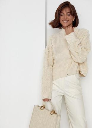 Жіночий светр з рваним ефектом і бахромою6 фото
