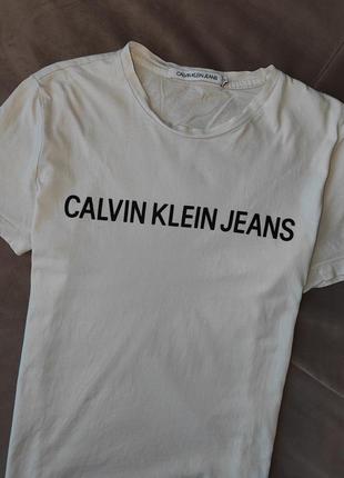 Футболка calvin klein jeans
оригінал3 фото