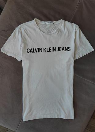 Футболка calvin klein jeans
оригінал2 фото