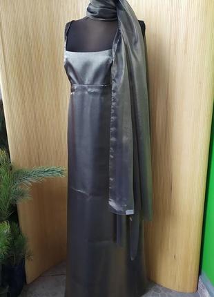 Атласное платье с накидкой шалью1 фото