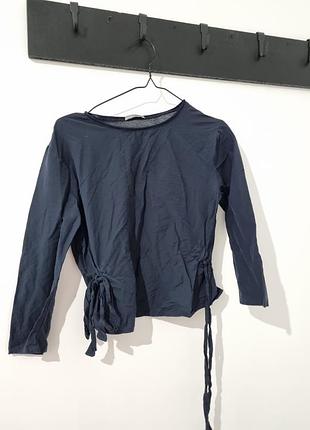 Блуза в хорошем качестве, красиво садится по фигуре и подчеркивает талию