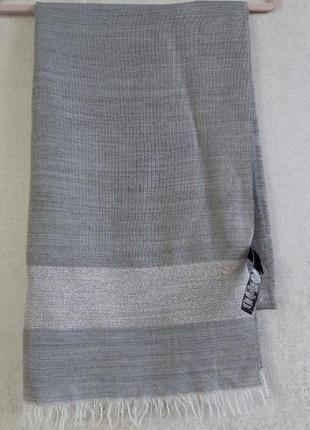 Серый палантин 🔹широкий шарф  с серебряными полосками m&amp;s (63 см на 210 см)6 фото