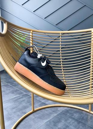 Чоловічі кросівки nike air force 1 utility black gum3 фото