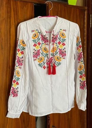 Вышиванка женская