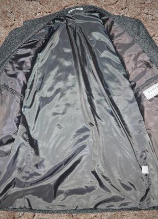 Классический серый пиджак на двух пуговицах6 фото