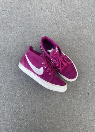 Nike toki suede 40/25.5 см