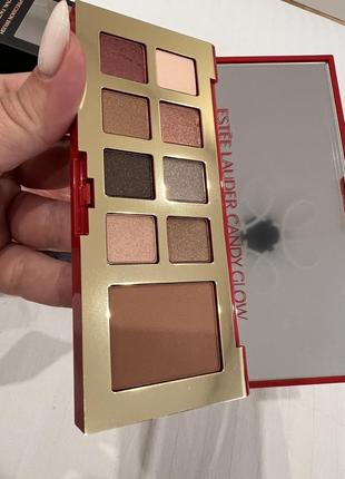 Палетки revolution та estée lauder