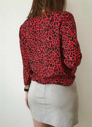 Красивая стильная красная блуза в модный анималистичный принт 100% вискоза9 фото