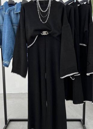 Костюм спортивний прогулянковий светр укорочений брюки клеш палаццо туреччина вязка рубчик чорний молоко2 фото