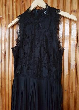 Вечернее платье миди h&amp;m без рукавов из кружева и с плиссированной юбкой8 фото