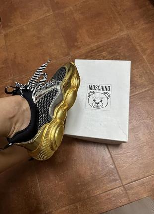 Moschino обмін