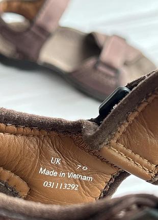 Оригінальні шкіряні трекінгові сандалі clarks8 фото
