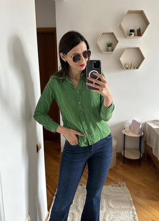 Красива шовкова сорочка