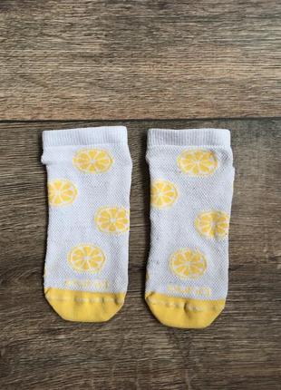 Шкарпетки з лимончиками на 2-3 роки