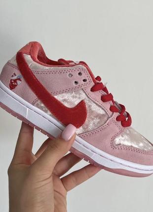 Женские кроссовки nike real sb dunk low pink red 37-38-39-40