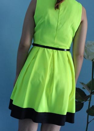 Летнее молодежное платье ярко неонового цвета3 фото