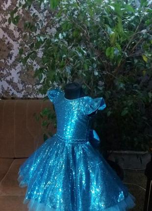 Шикарне плаття на випускний