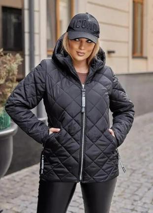 Женская теплая черная куртка стеганая на молнии большие размеры