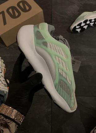 😍adidas hair yeezy boost 700 v3😍женские кроссовки адидас изи буст светлые, весна-осень