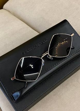 Очки ysl с тонкой оправой в форме ромба