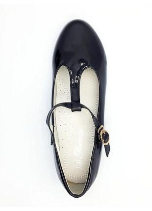 Черные лакированные туфли на каблуке для дефиле танцев6 фото