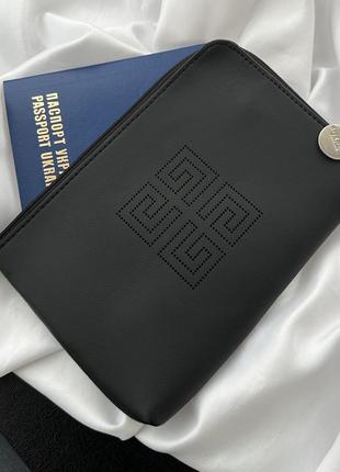 Косметичка / холдер для документов