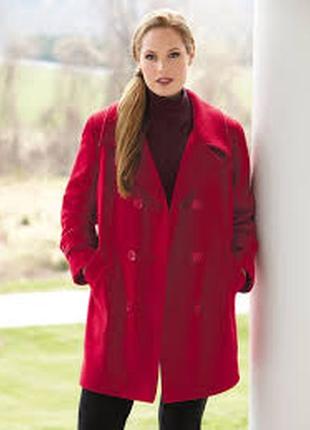 Двубортный жакет, короткое пальто красного цвета.шерсть,уценка