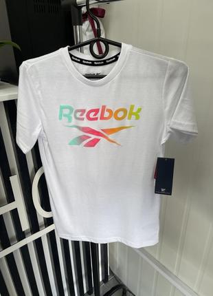 Футболка рібок eex7618