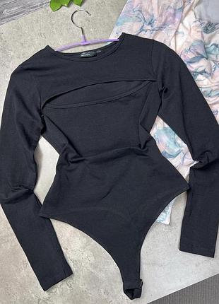 Боді  чорний asos  з горизонтальним вирізом на грудях