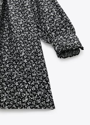 Zara платье zara из поплина с принтом: черно-белый с цветочным принтом4 фото