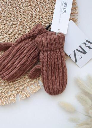 Коричневі в'язані рукавиці zara