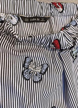 Блузка zara basic із вишитим метеликом і відкритим плечем у смужку, р xs9 фото