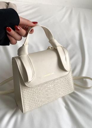Женская сумка кросс-боди на тонком ремешке белая3 фото