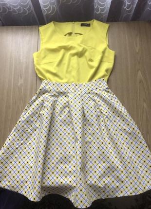 Костюм жіночий