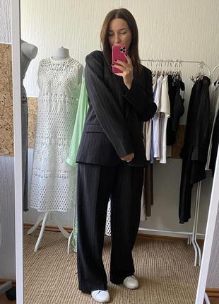 Стильный и современный костюм