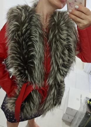 Шикарная кожаная куртка-жилет с чернобуркой!4 фото