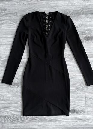 Черное классическое обтягивающее по фигуре платье футляр платья guess xs s1 фото