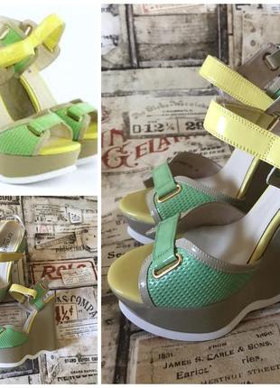 Босоножки на платформе