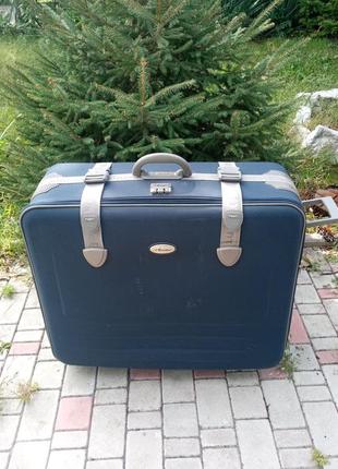 Продам огромный брендовый чемодан от eminent