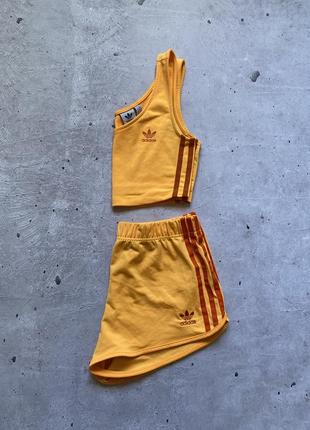 Костюм топ і шорти adidas розмір xs-s