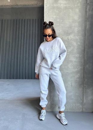 Костюм женский